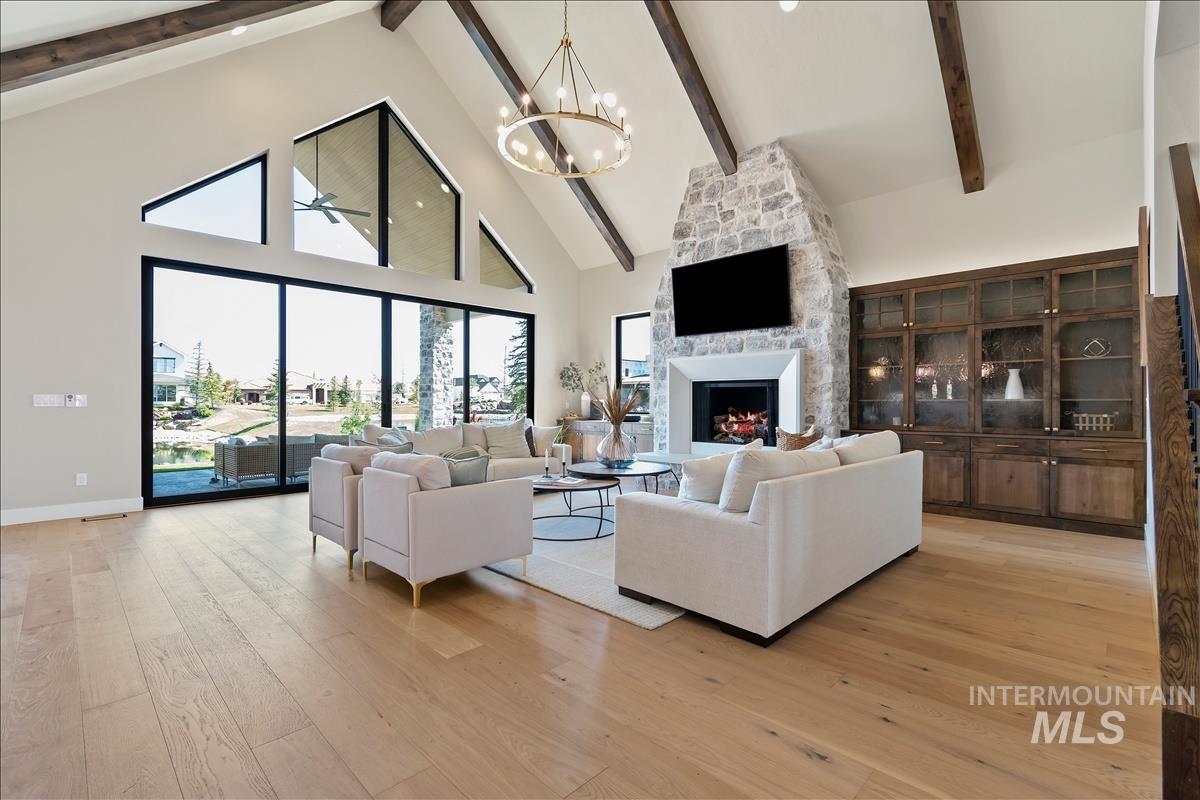 3491 N Templeton Way