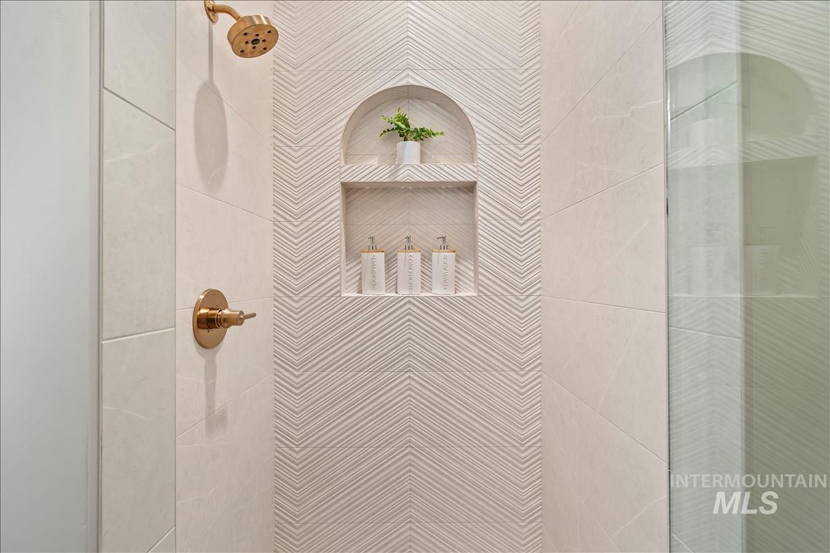 3491 N Templeton Way