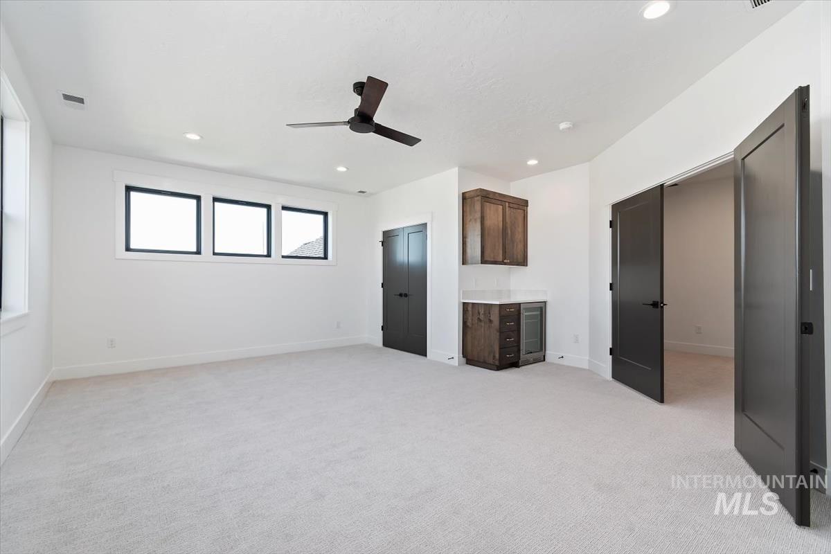 3506 N Templeton Way