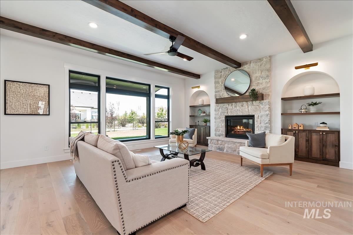 3506 N Templeton Way