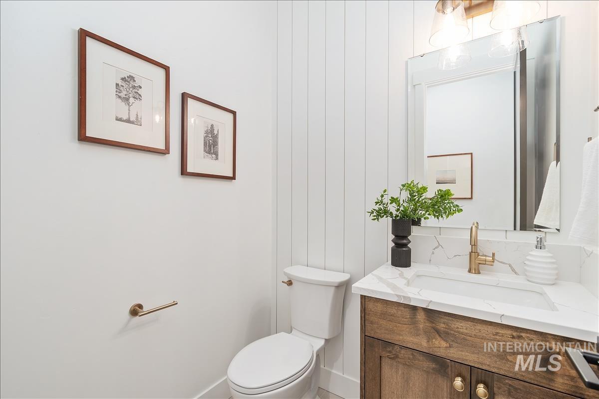 3506 N Templeton Way