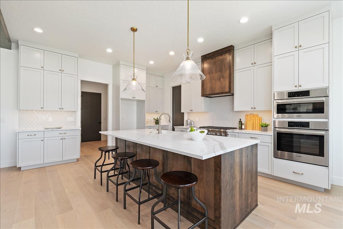 3506 N Templeton Way