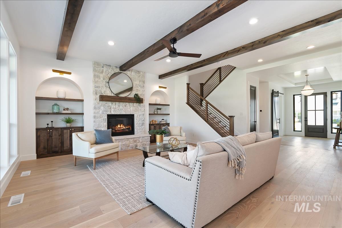 3506 N Templeton Way