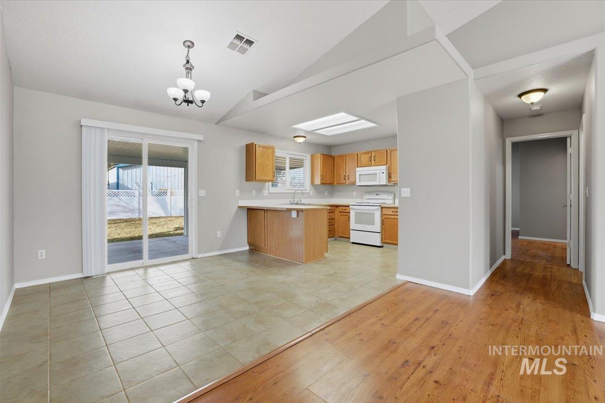 3273 N Chatterton Way