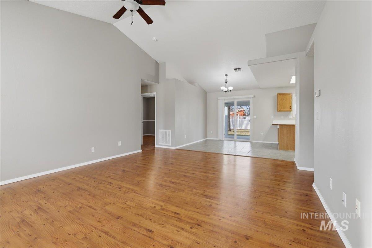 3273 N Chatterton Way