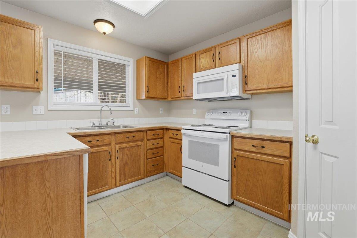 3273 N Chatterton Way