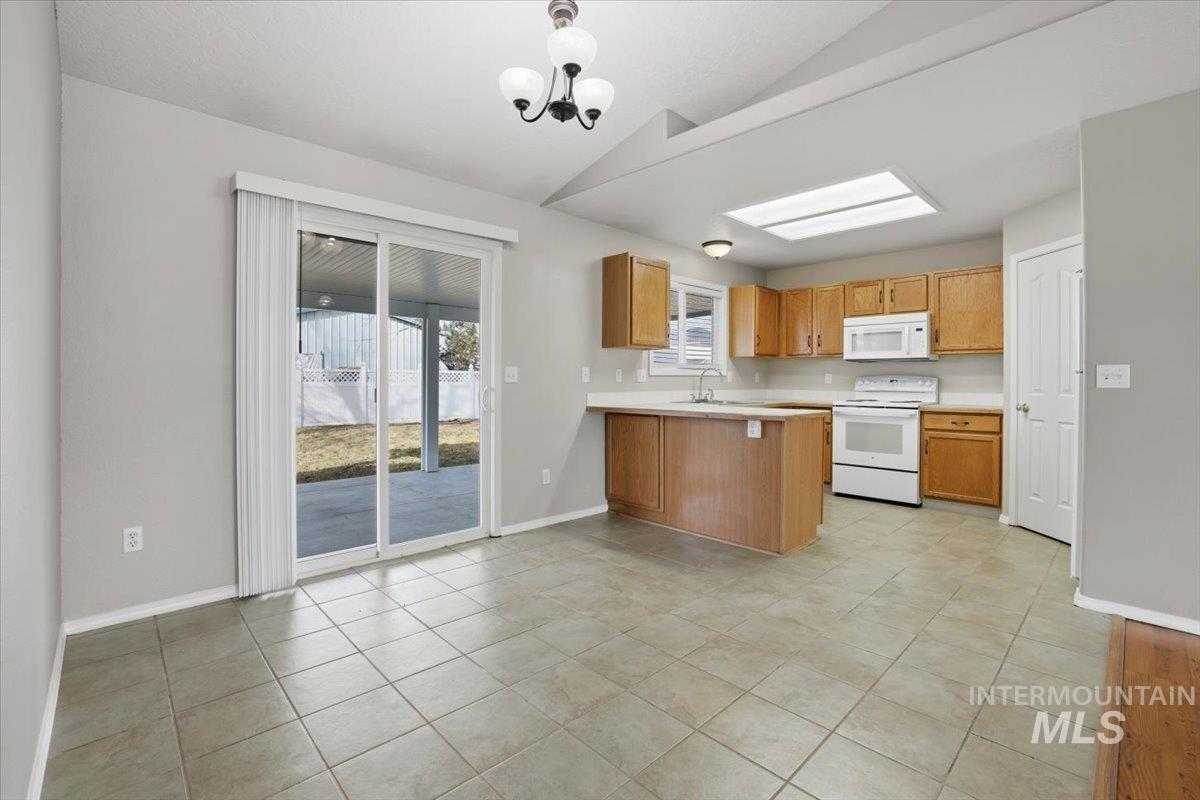 3273 N Chatterton Way