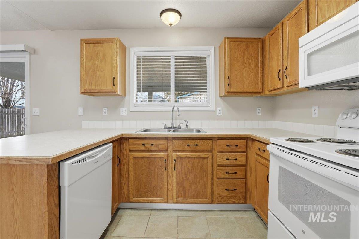 3273 N Chatterton Way