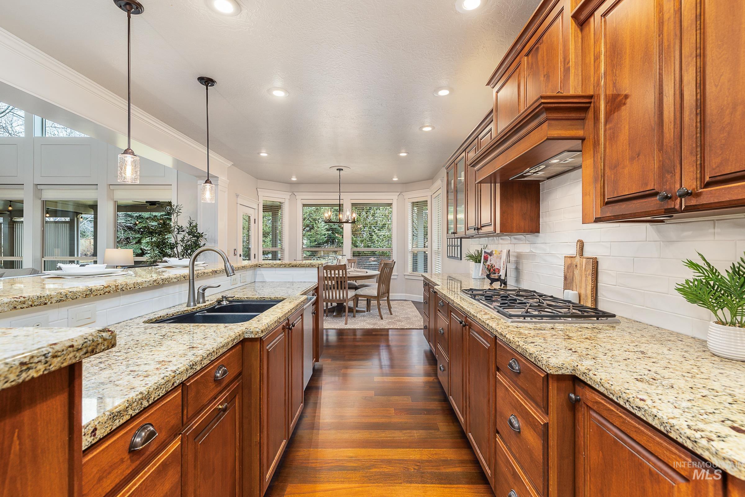 1536 E Daylesford Dr