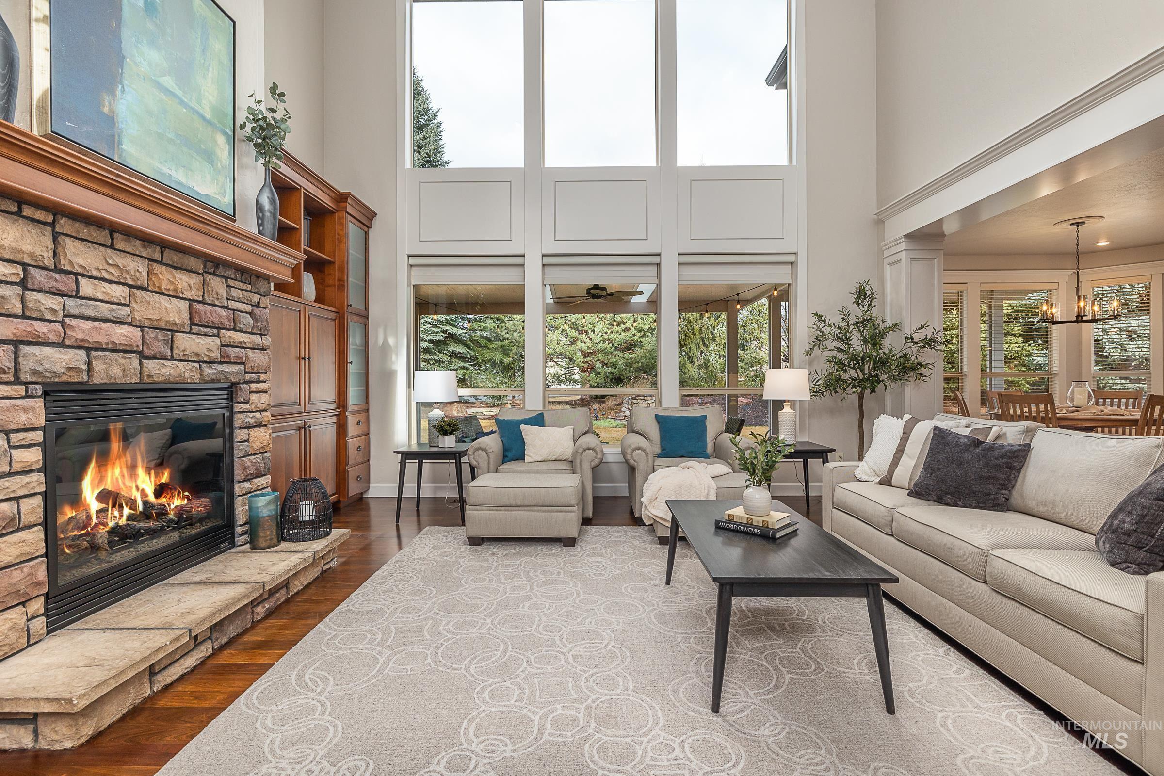 1536 E Daylesford Dr