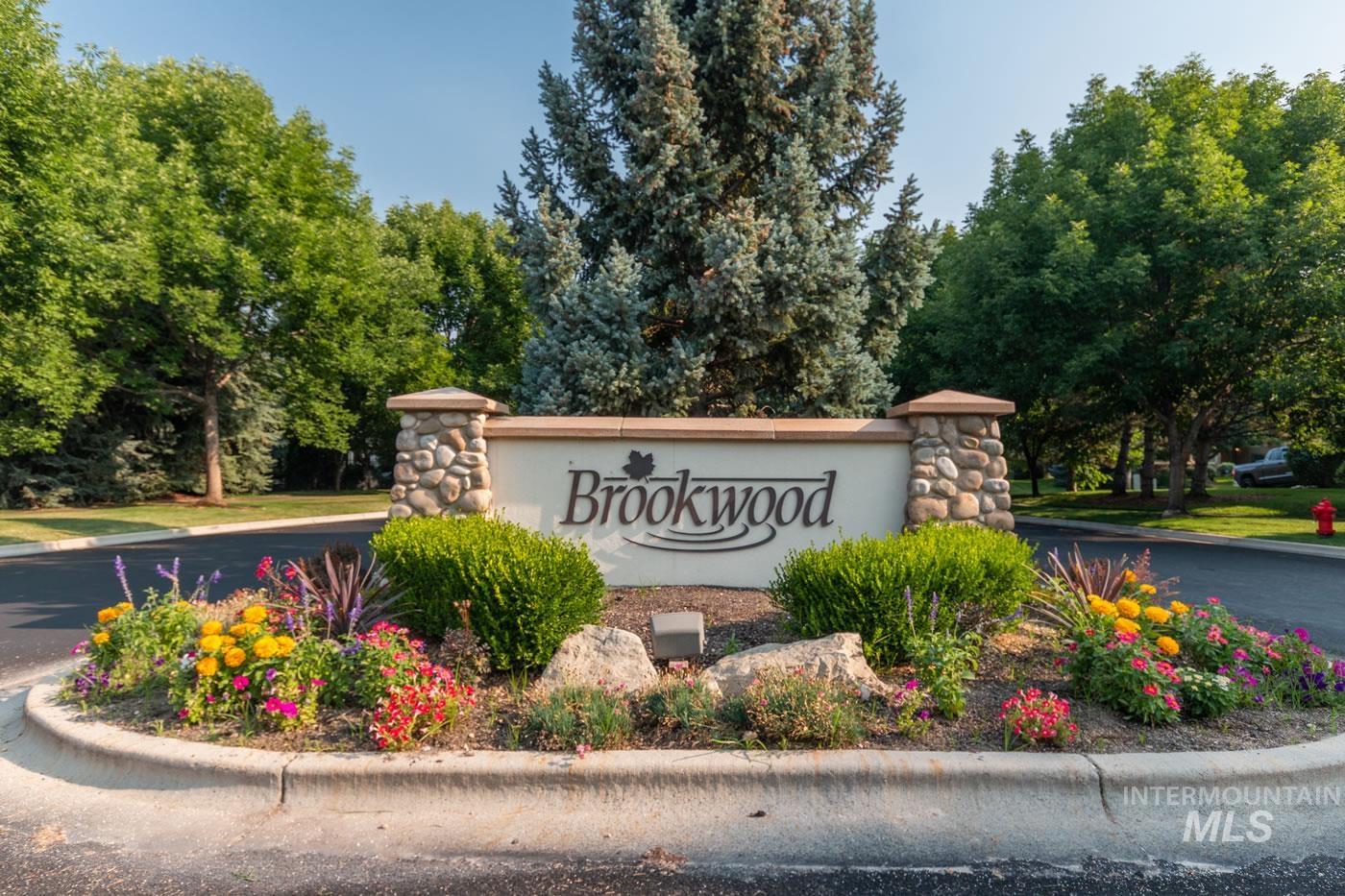 1536 E Daylesford Dr