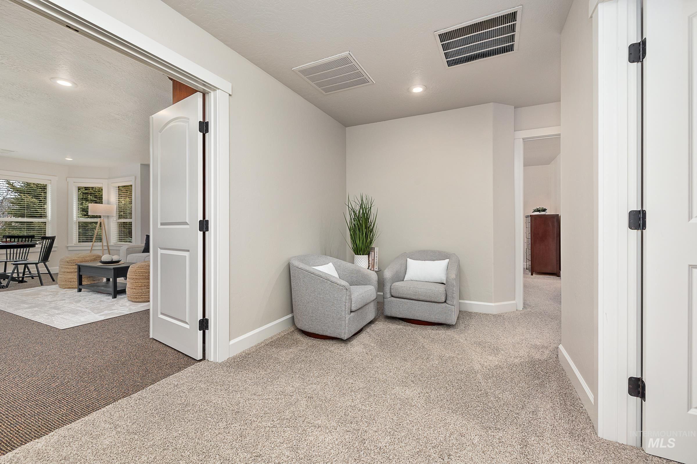 1536 E Daylesford Dr