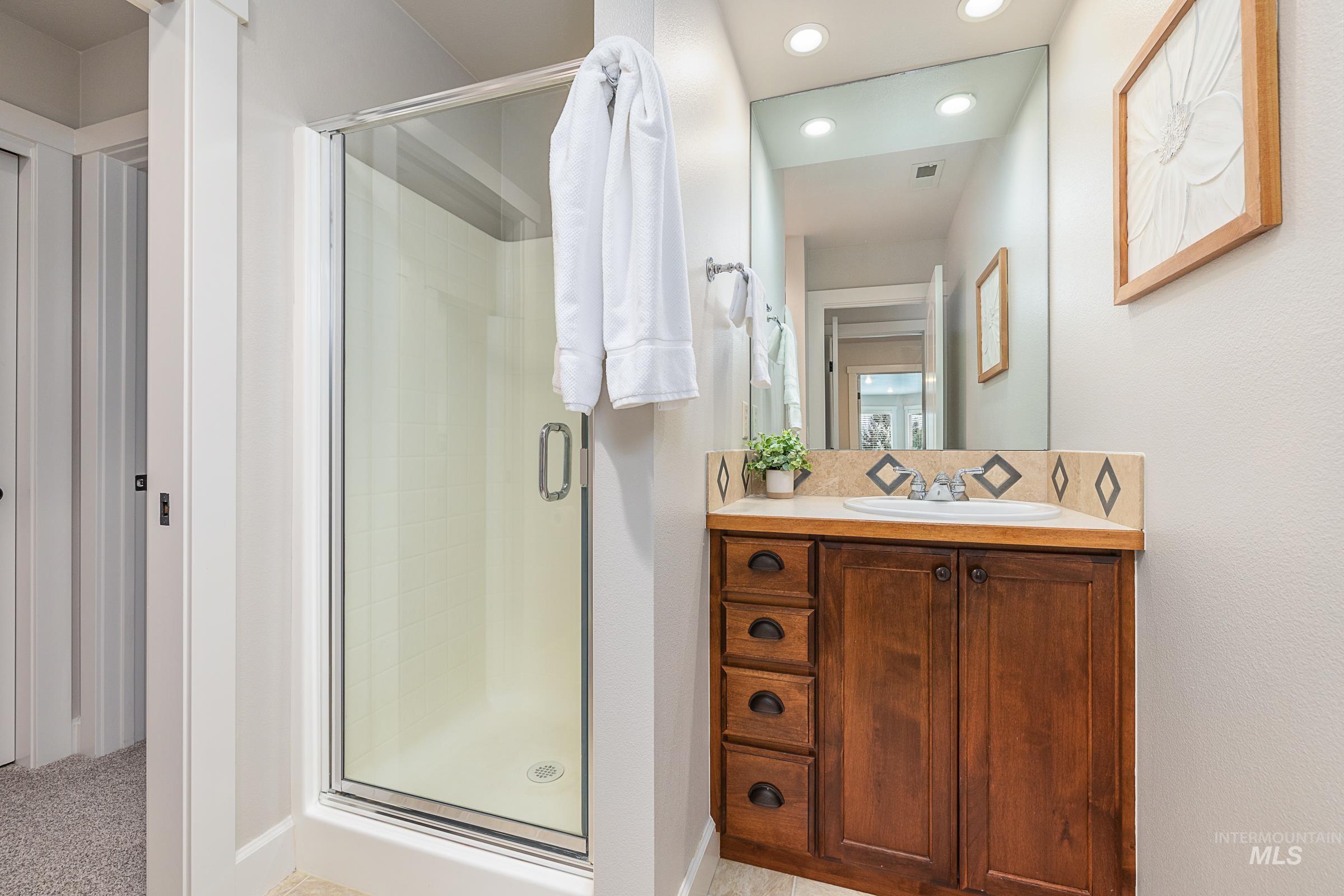 1536 E Daylesford Dr