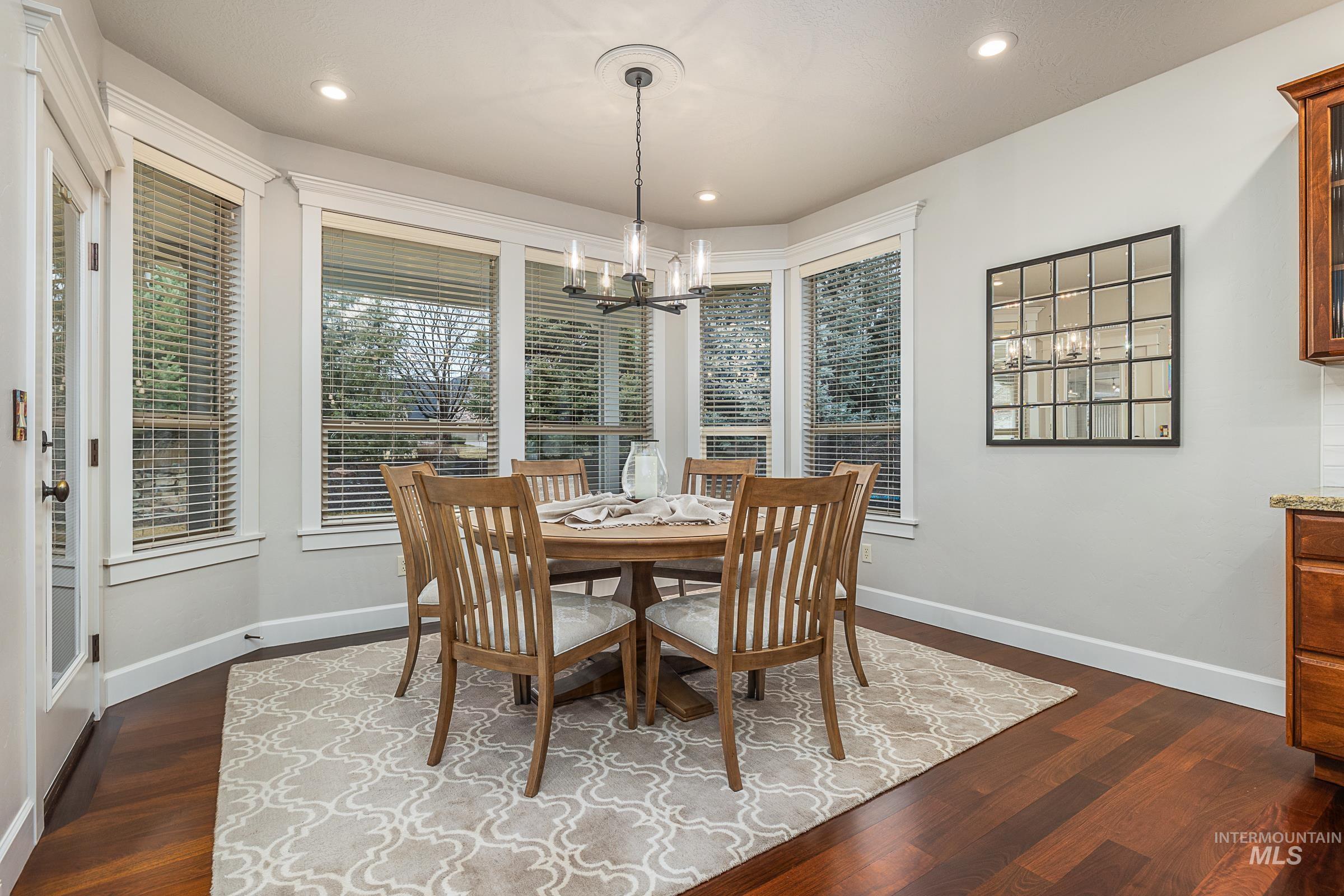 1536 E Daylesford Dr