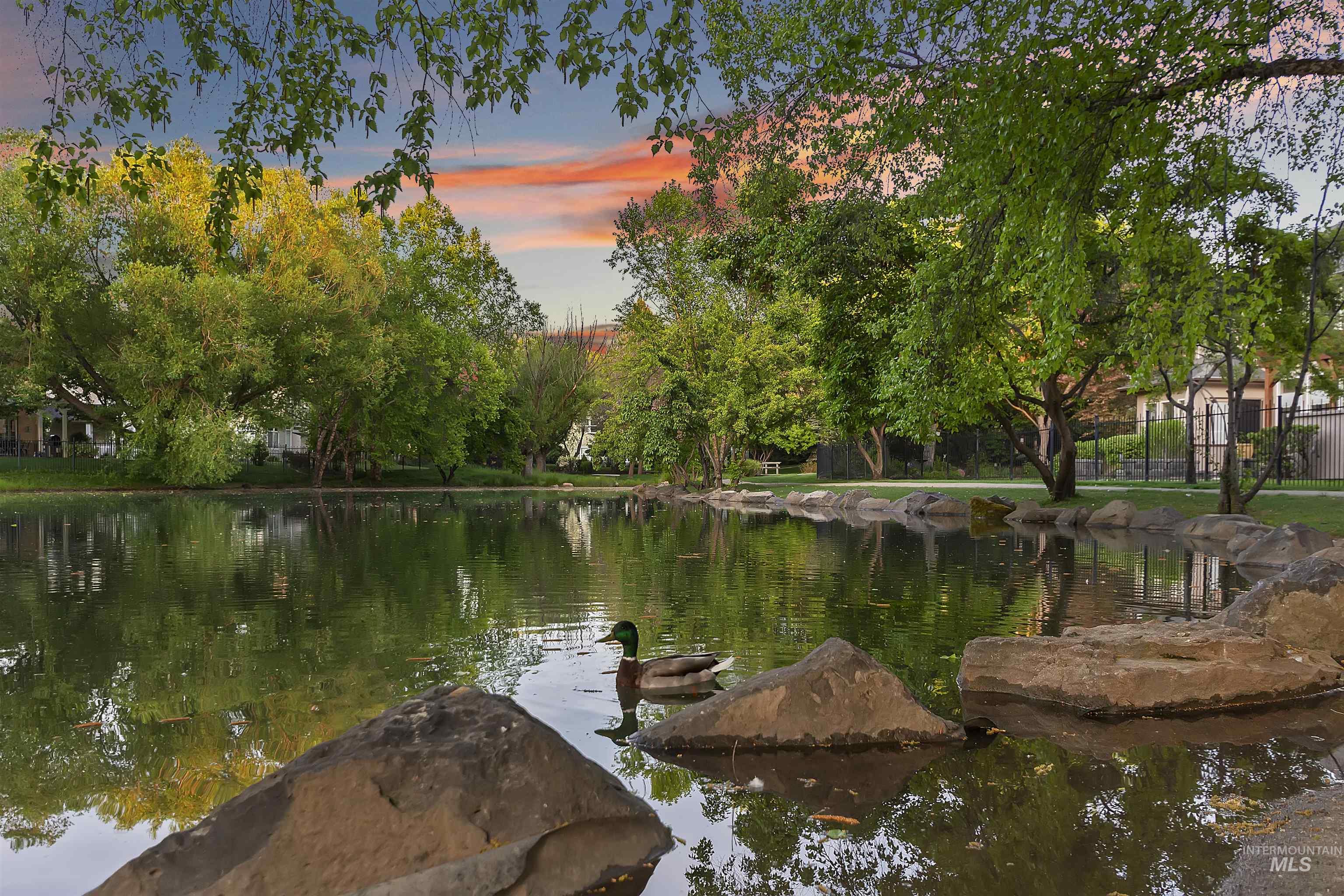 1536 E Daylesford Dr