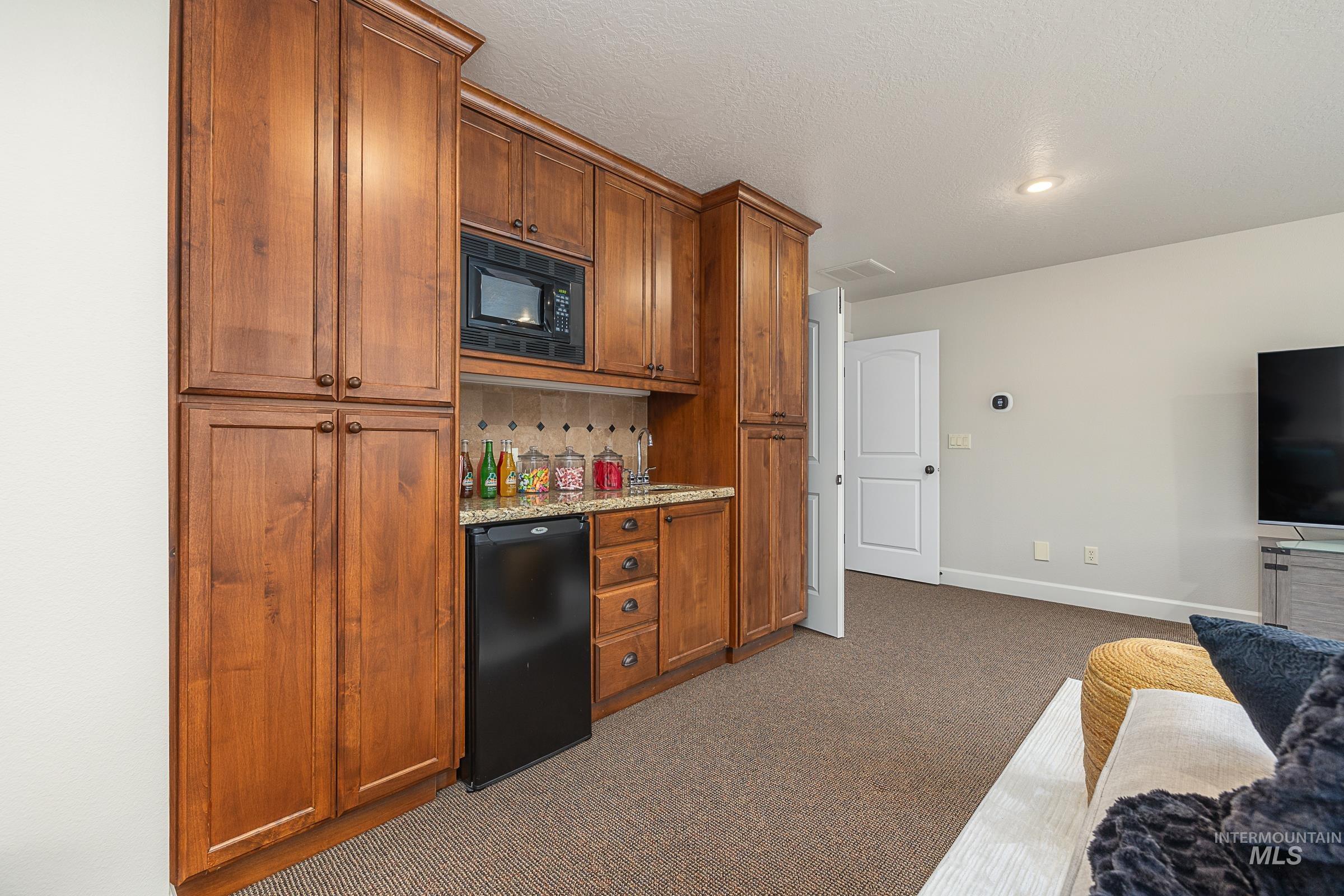 1536 E Daylesford Dr