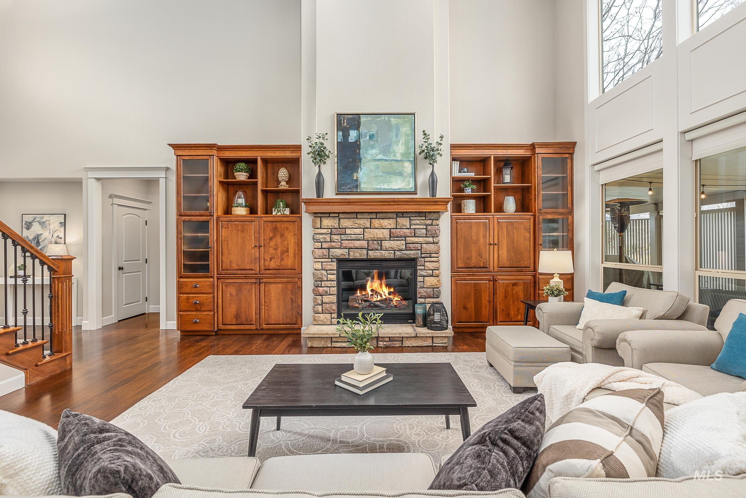 1536 E Daylesford Dr