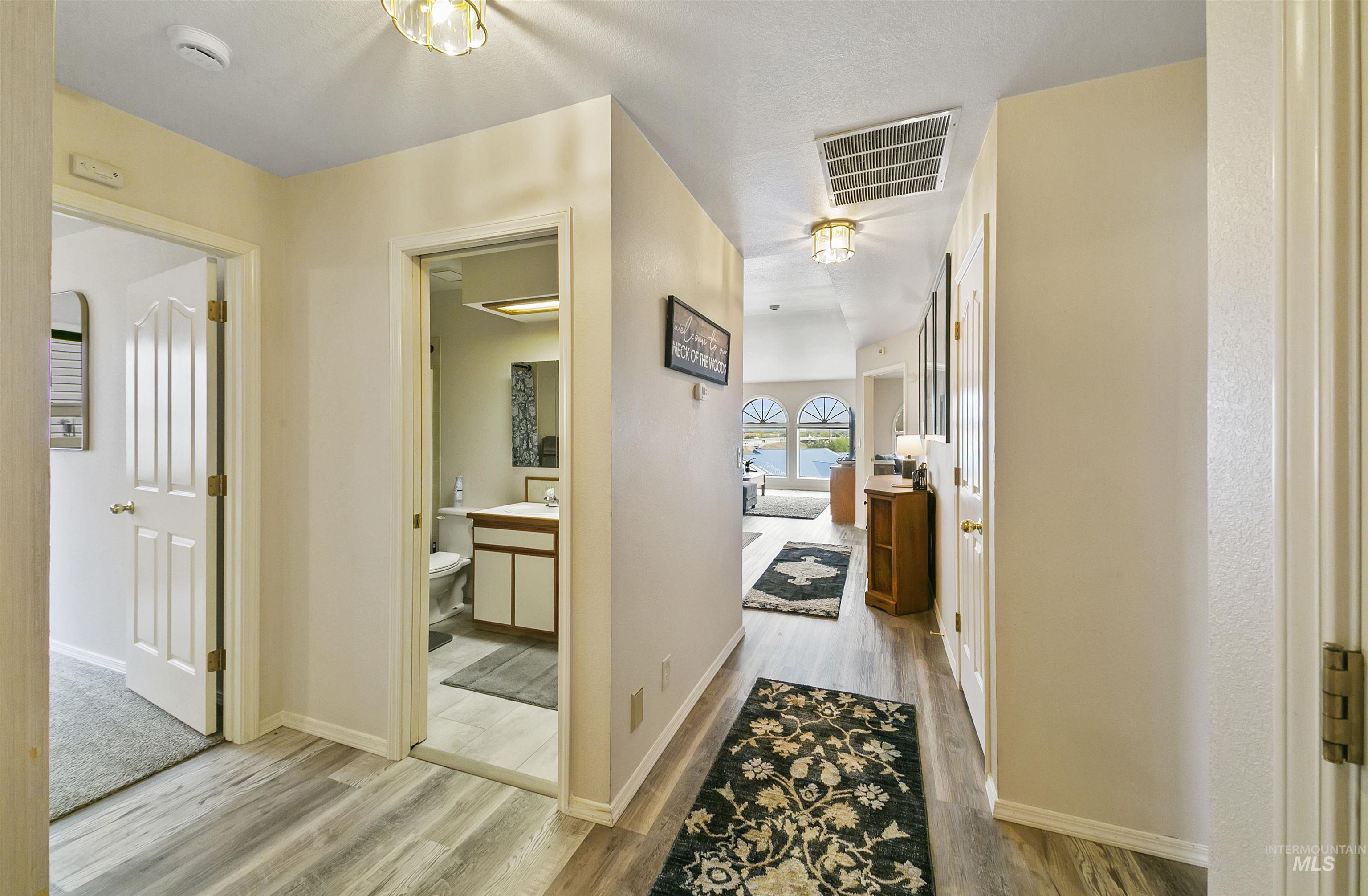 332 S Bitteroot Drive