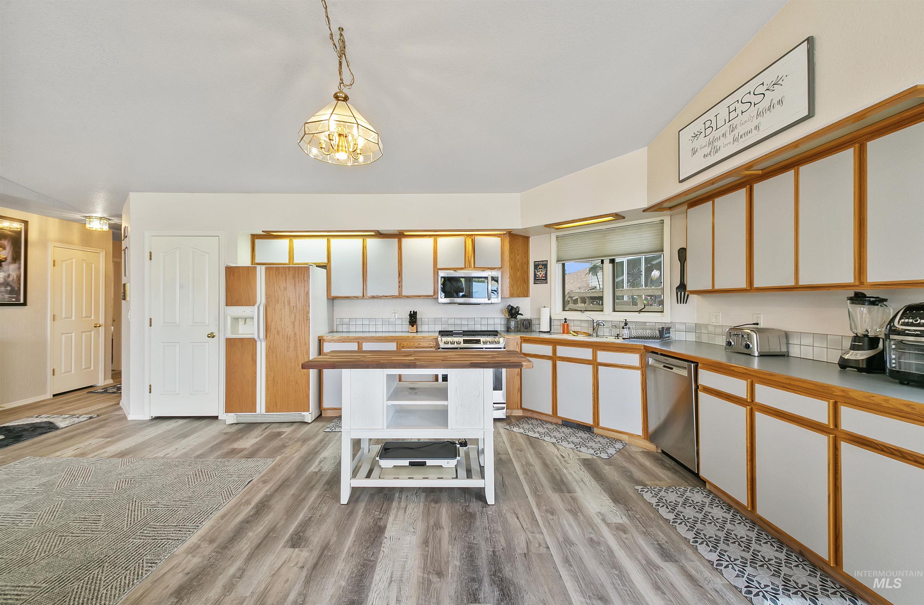 332 S Bitteroot Drive