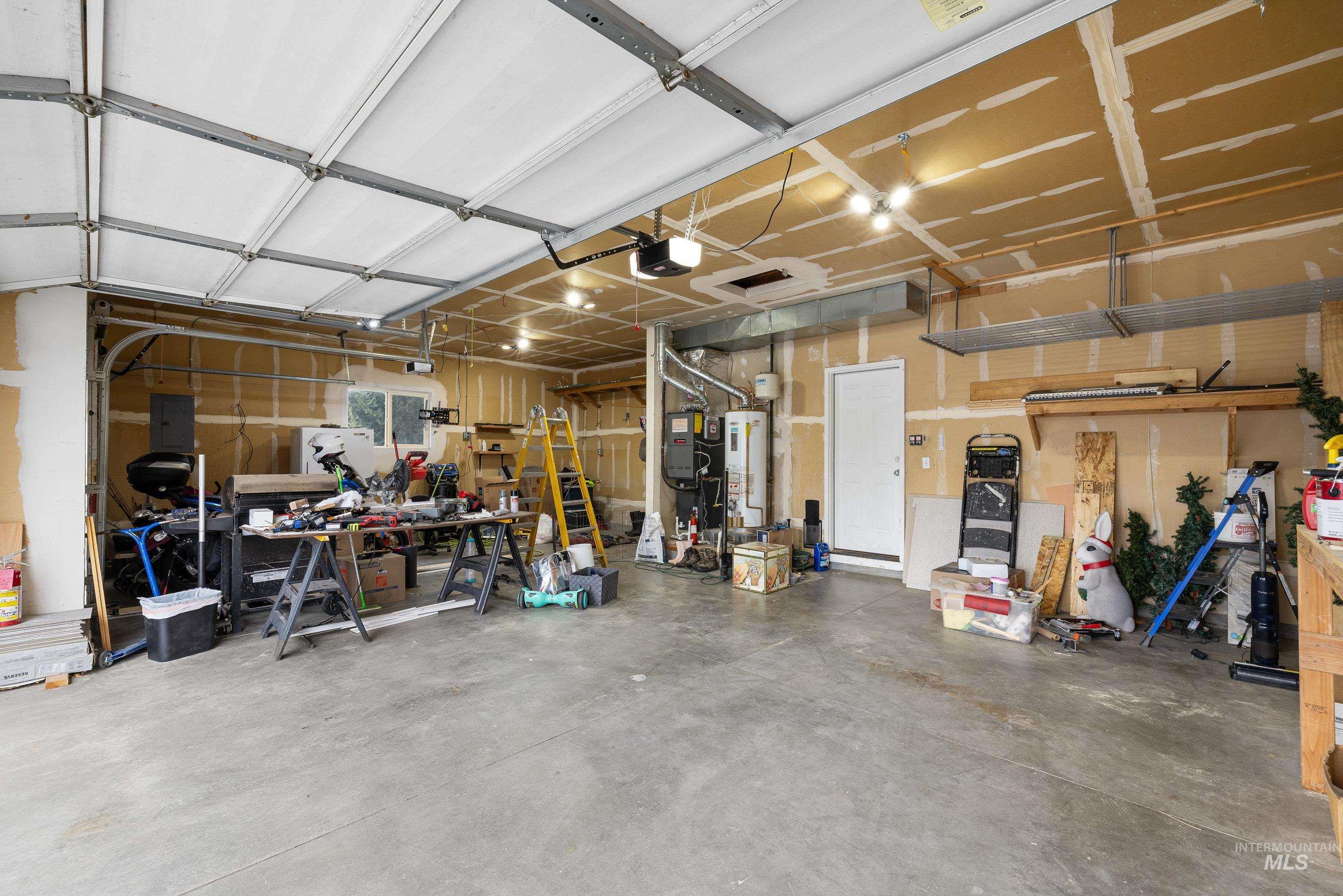 2600 W Creekstone