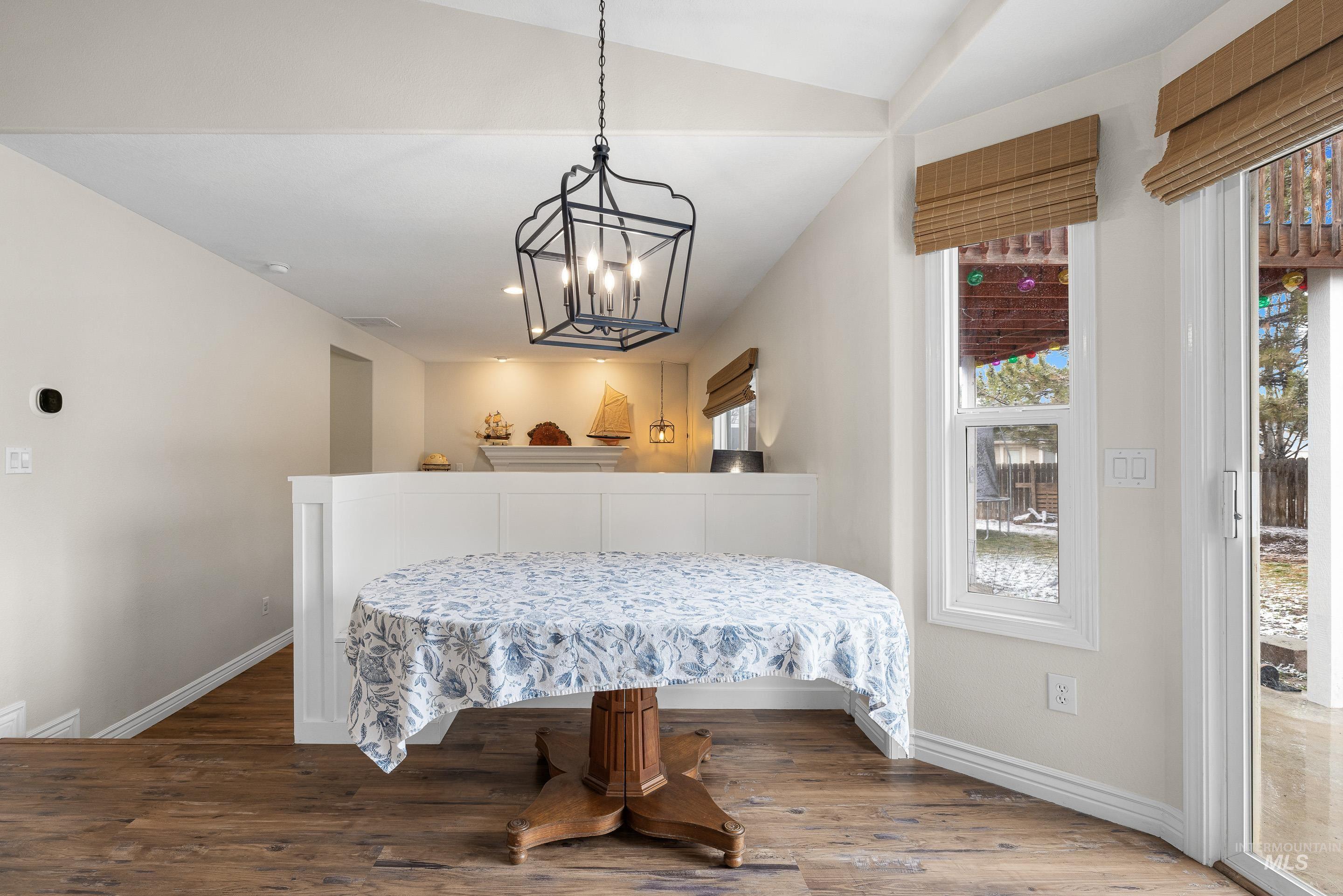 2600 W Creekstone