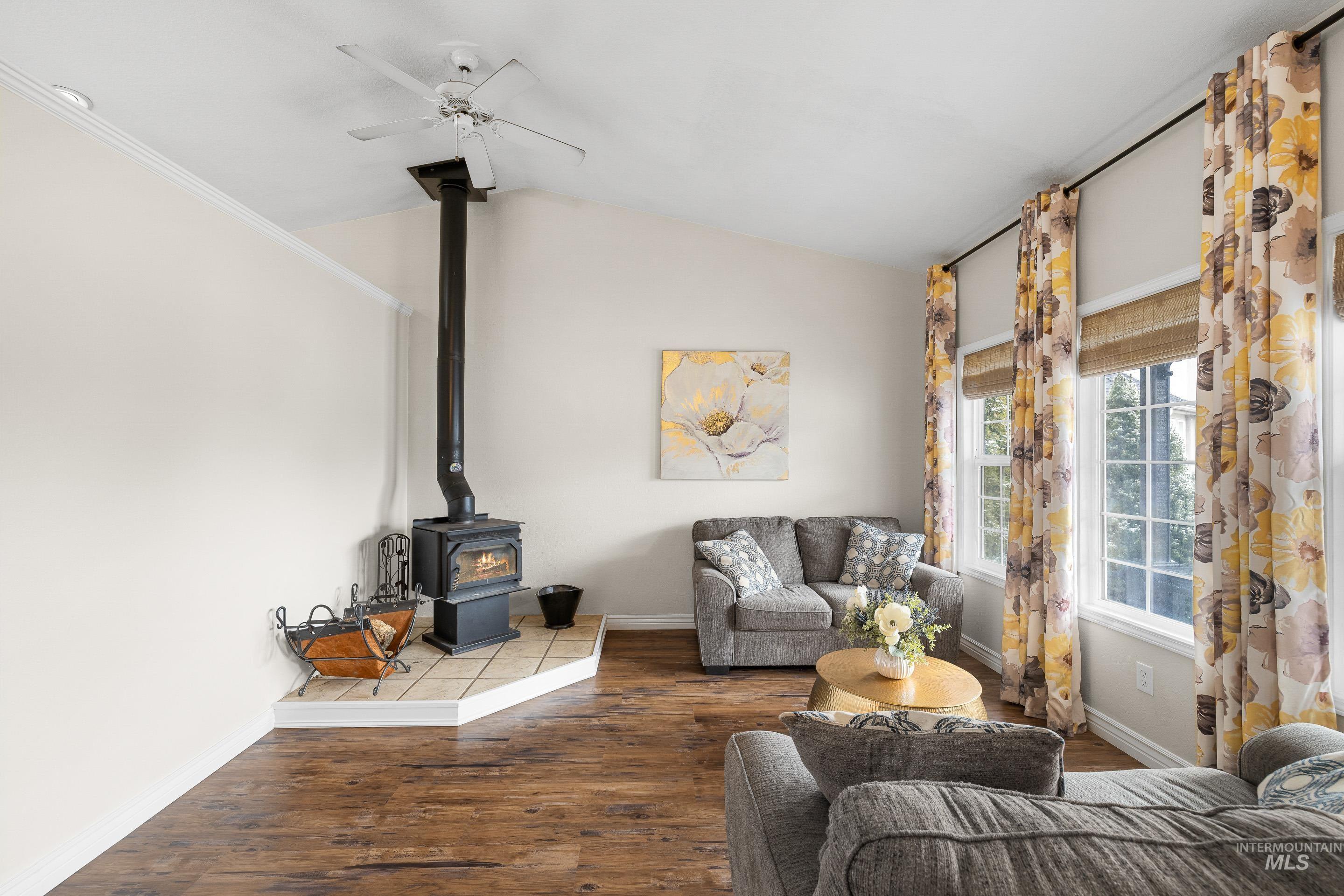 2600 W Creekstone
