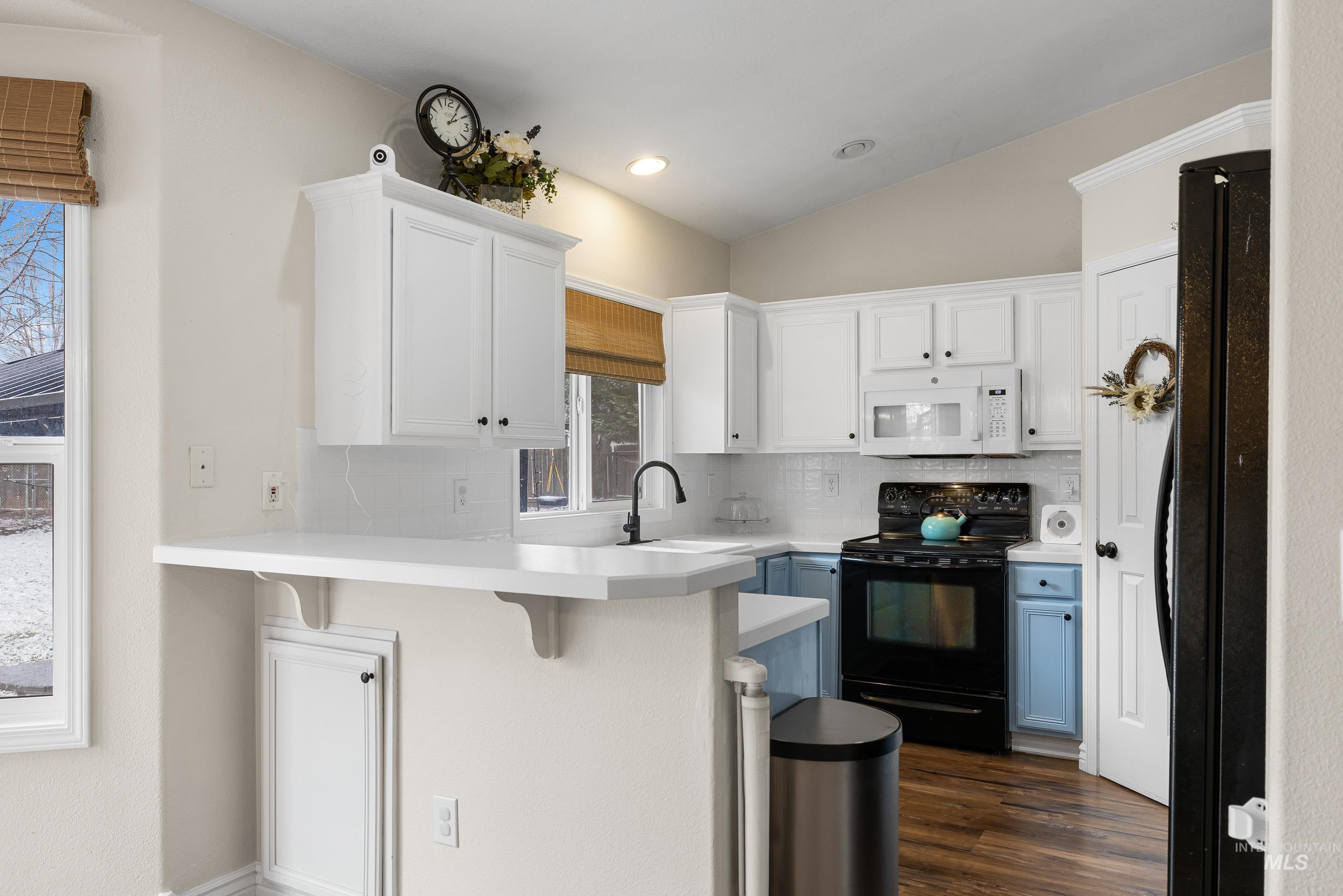 2600 W Creekstone