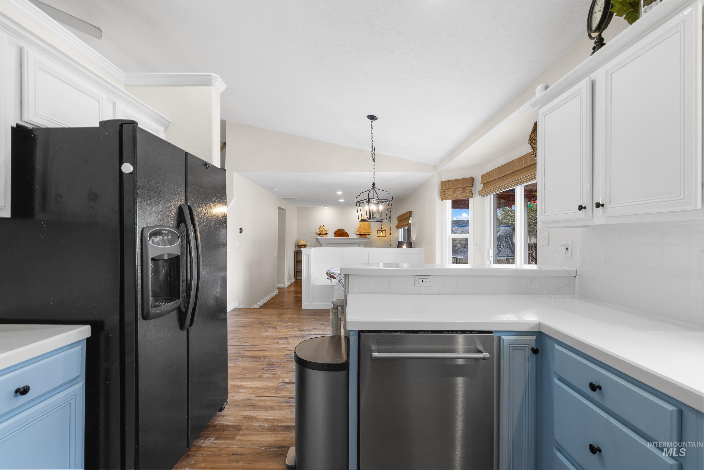 2600 W Creekstone