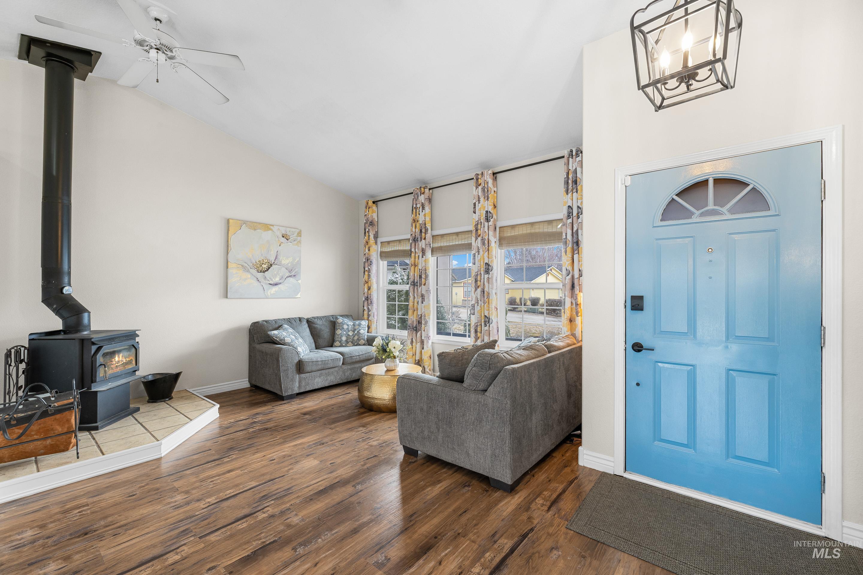 2600 W Creekstone