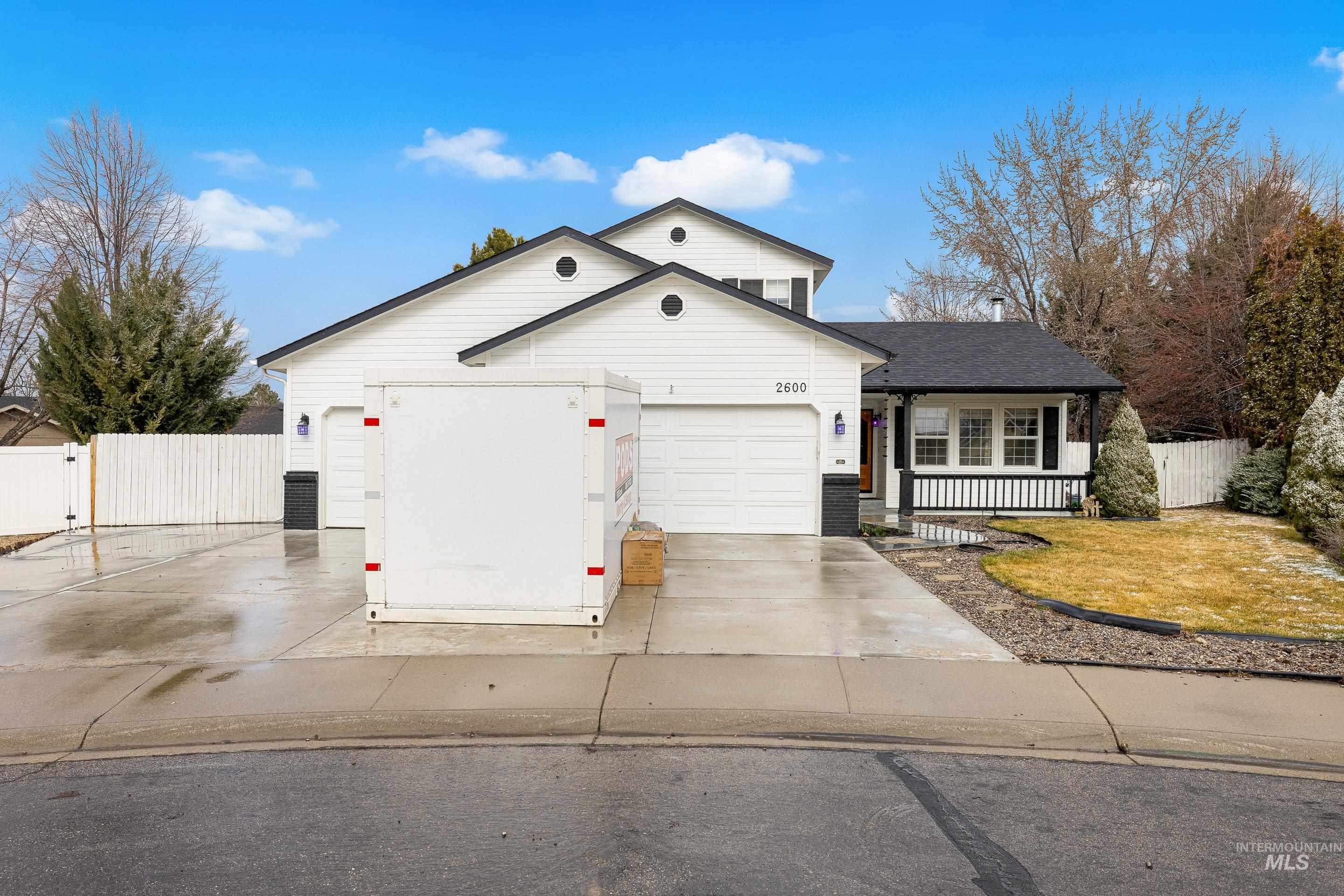 2600 W Creekstone