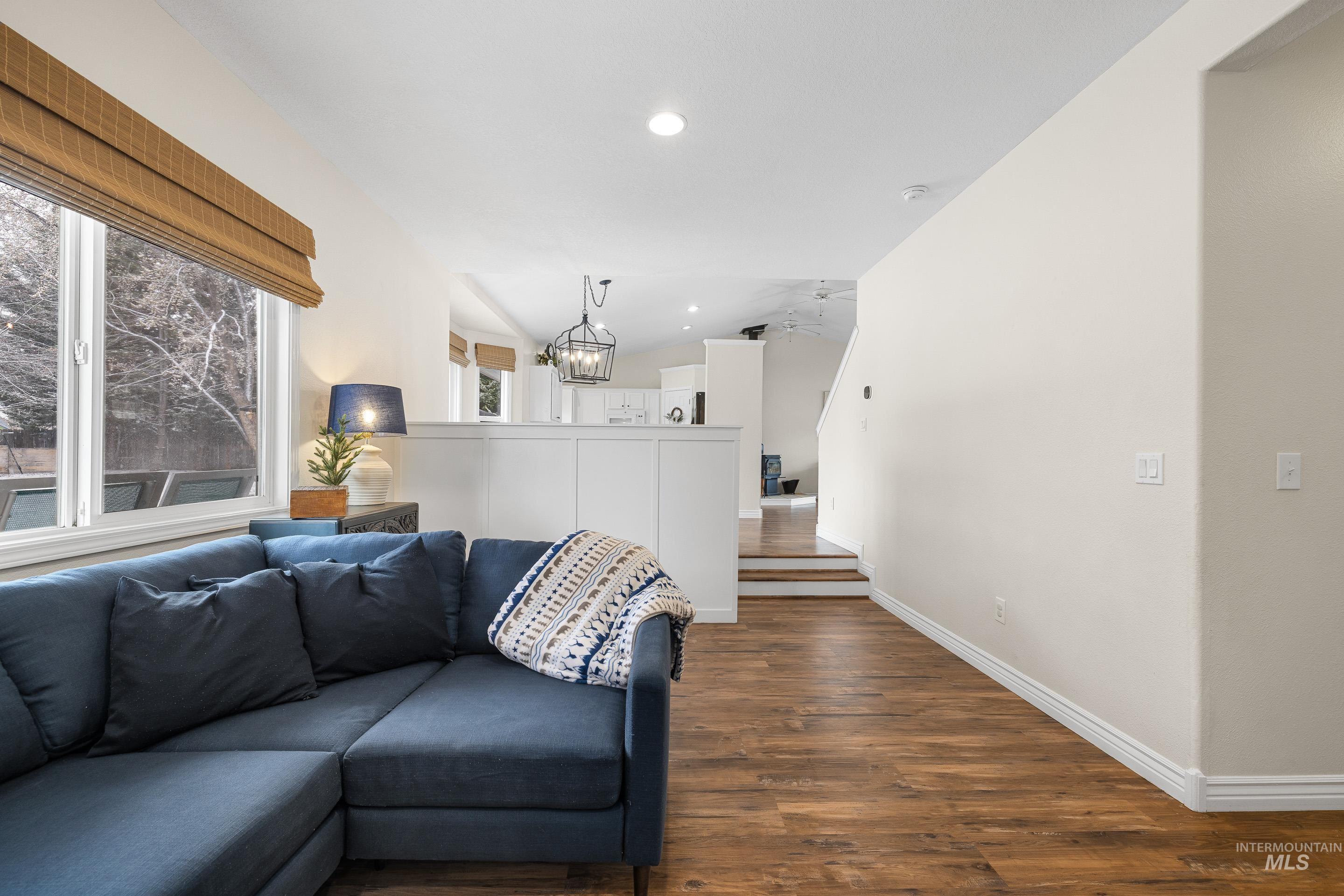 2600 W Creekstone