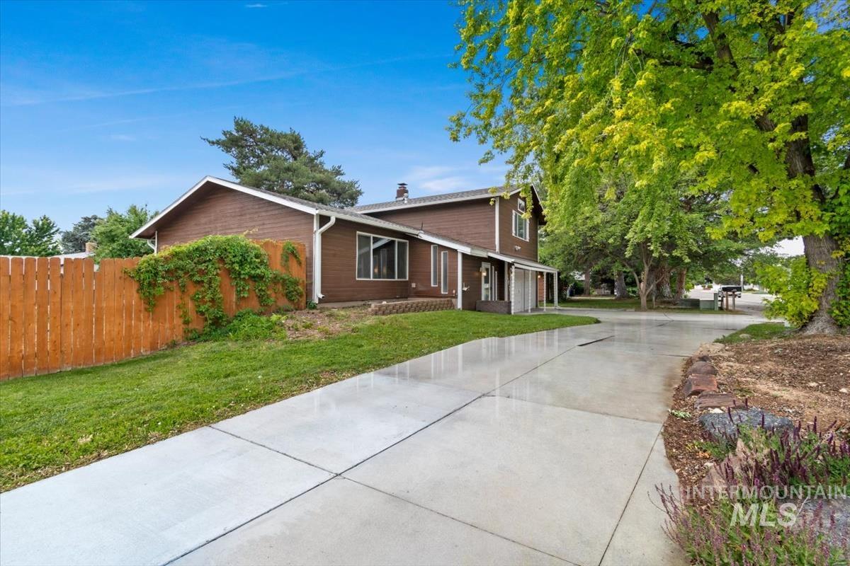 7107 W Amity Rd