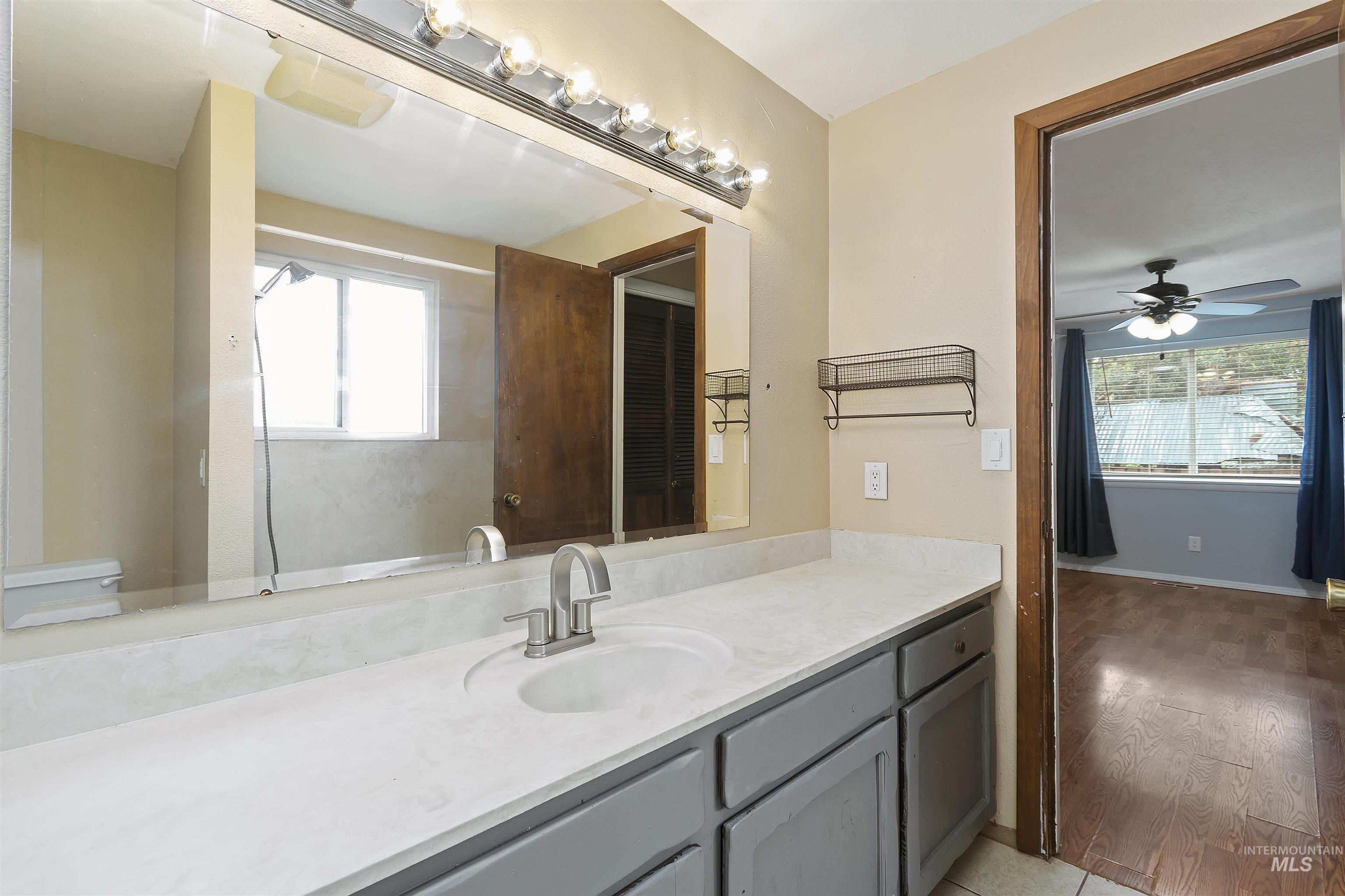 7107 W Amity Rd