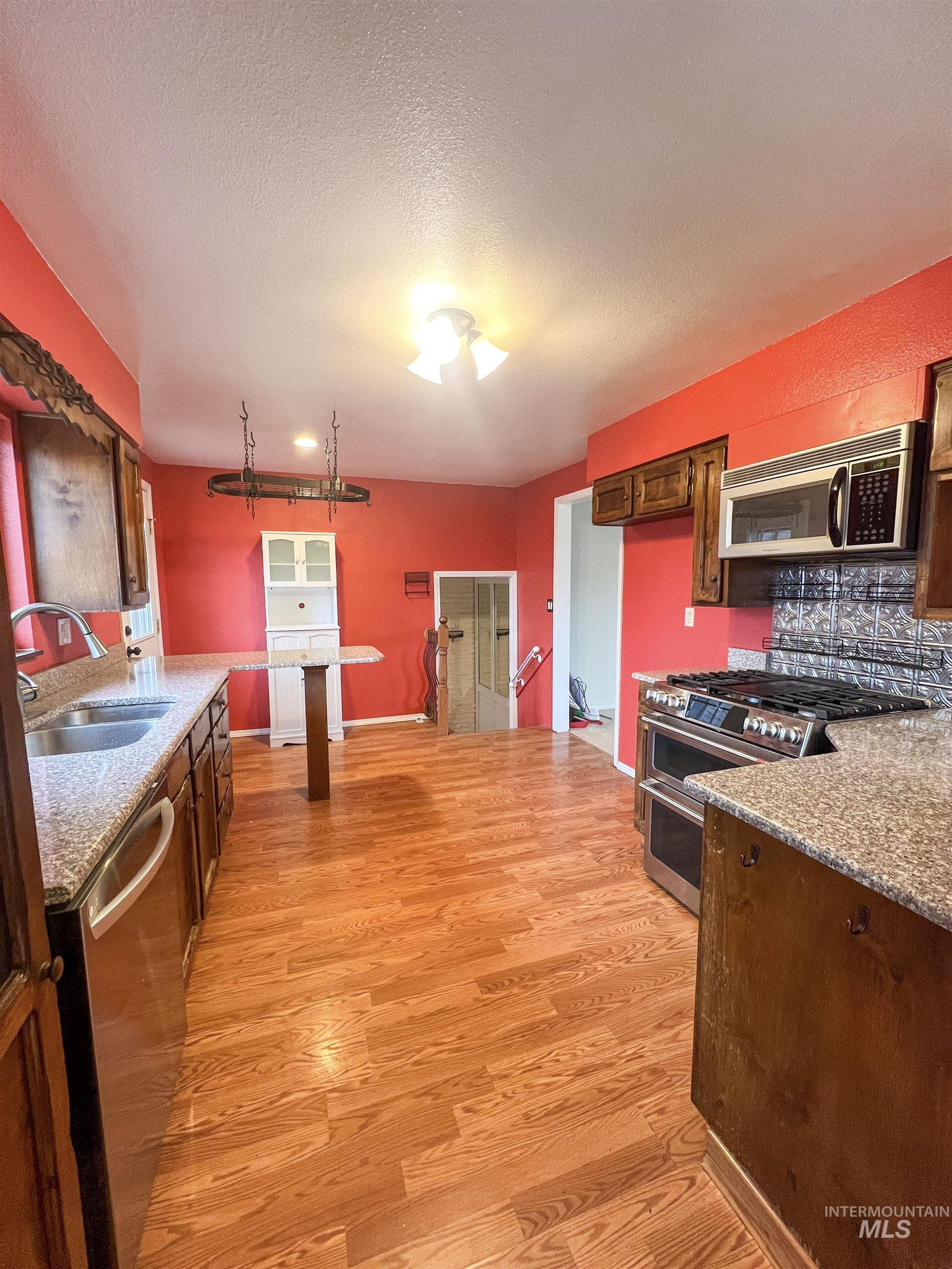 7107 W Amity Rd