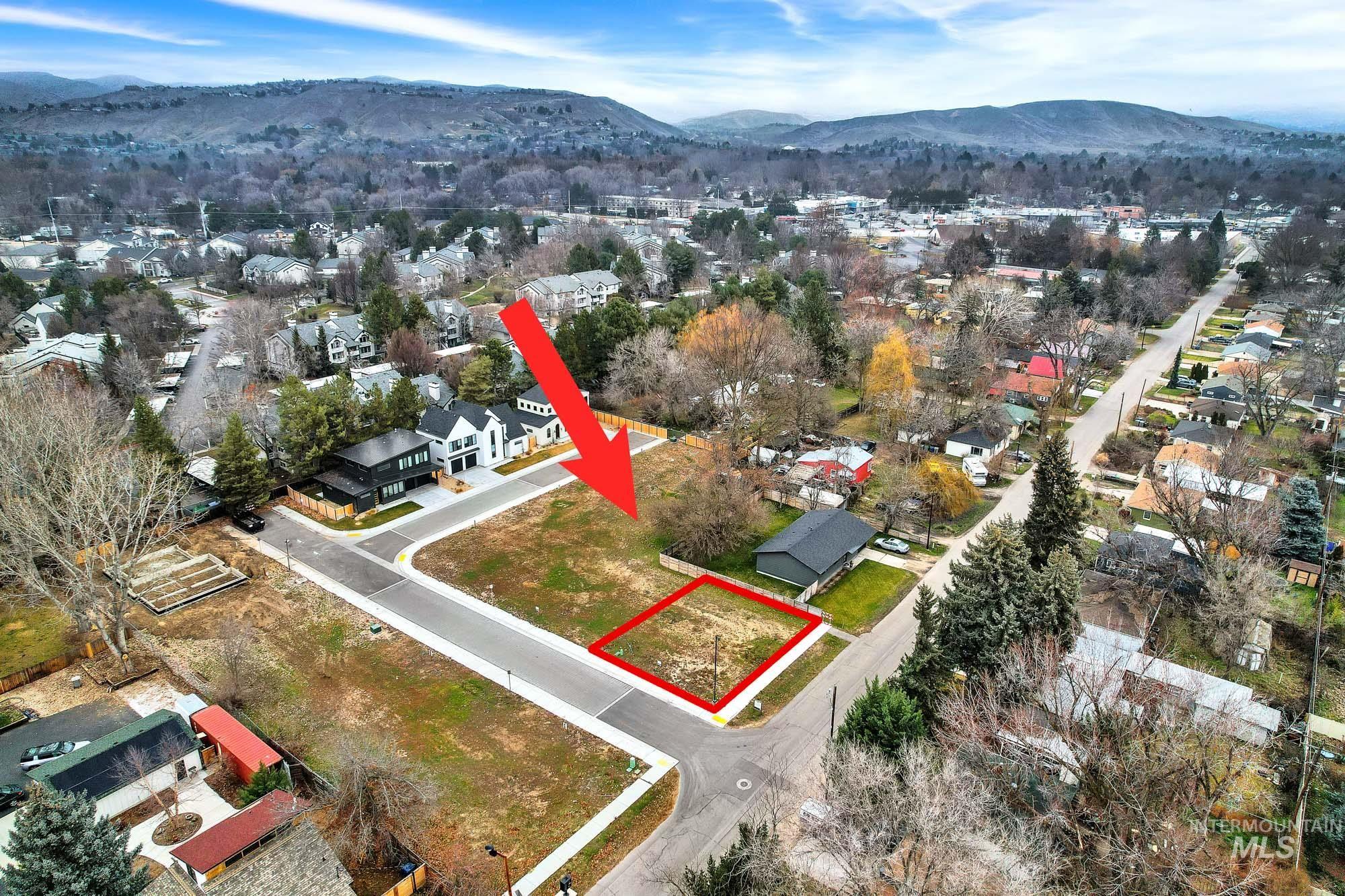 3002 N Water Run Ln
