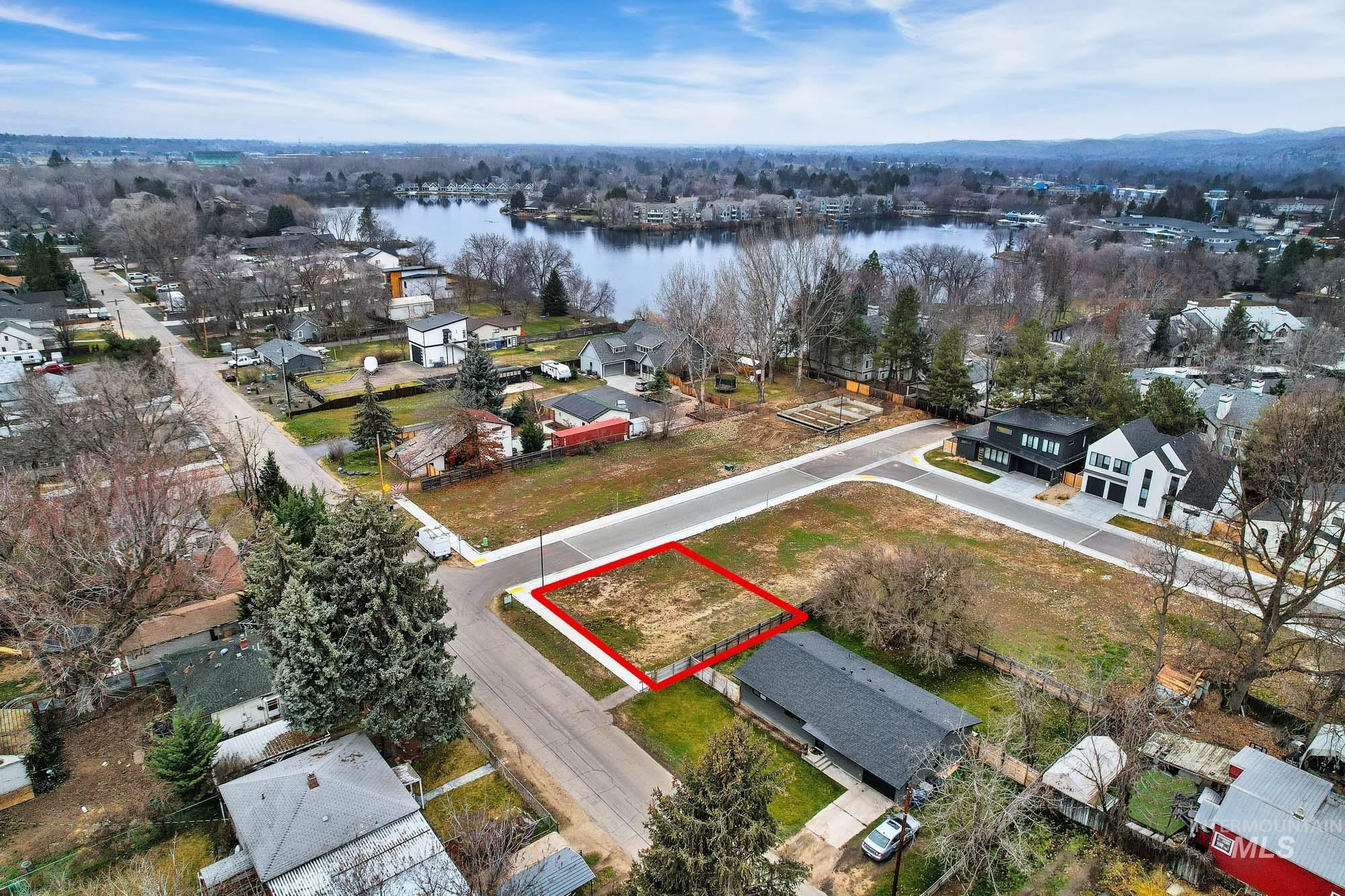 3002 N Water Run Ln