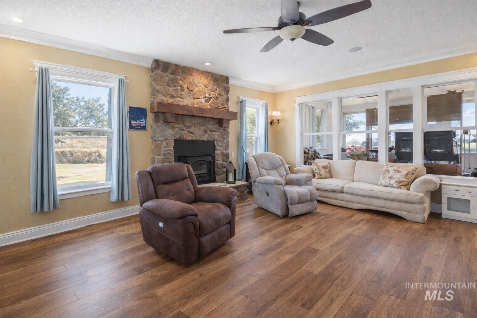 20169 Hoskins Rd