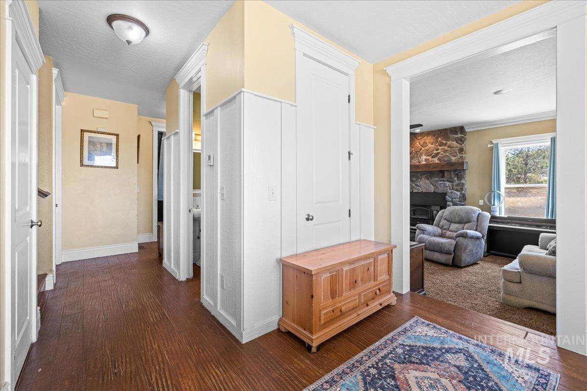 20169 Hoskins Rd
