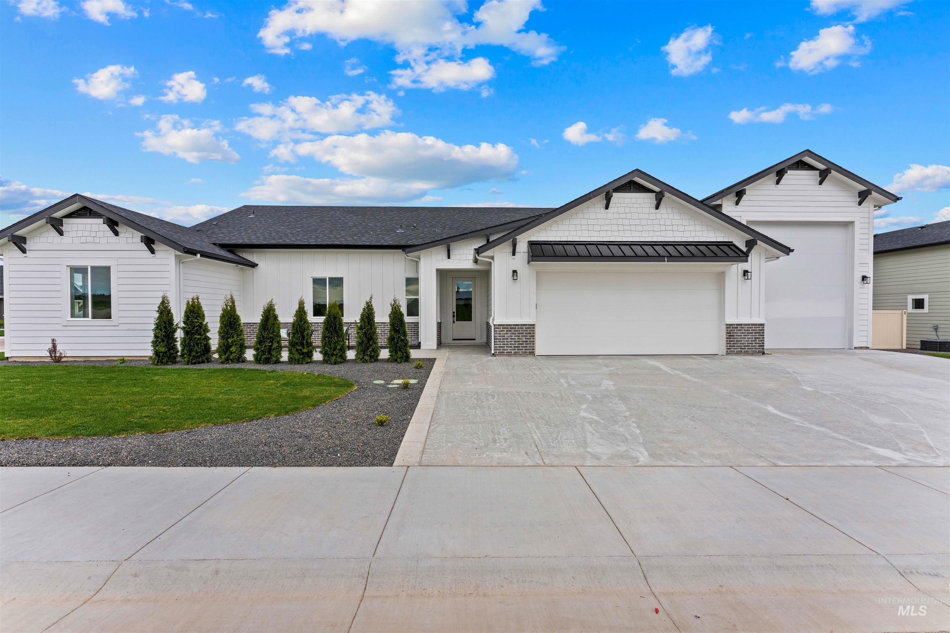 9943 W Sunberry Ct