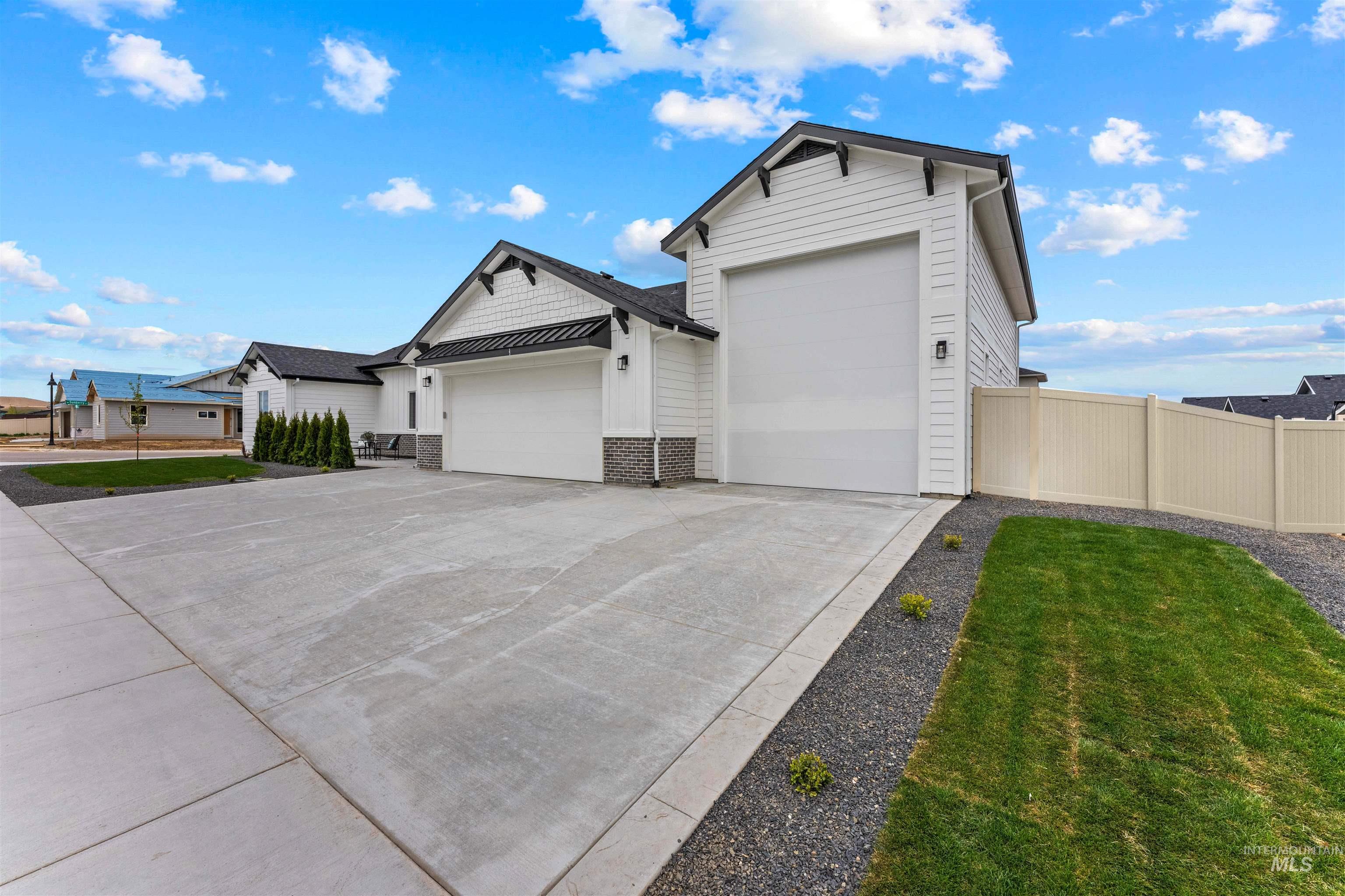 9943 W Sunberry Ct