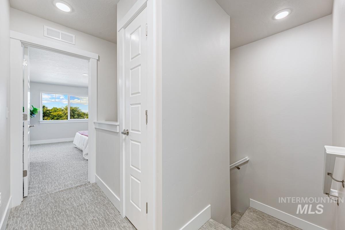 2281-2299 N Shaelyn