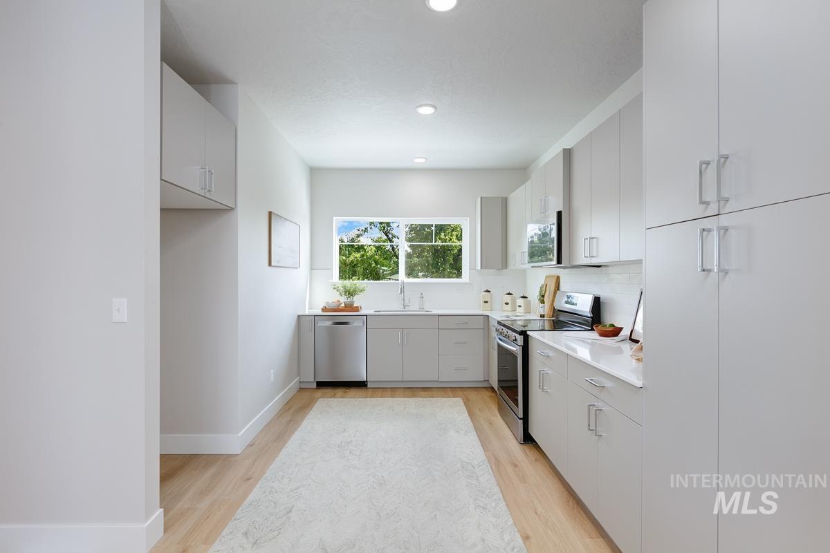 2281-2299 N Shaelyn