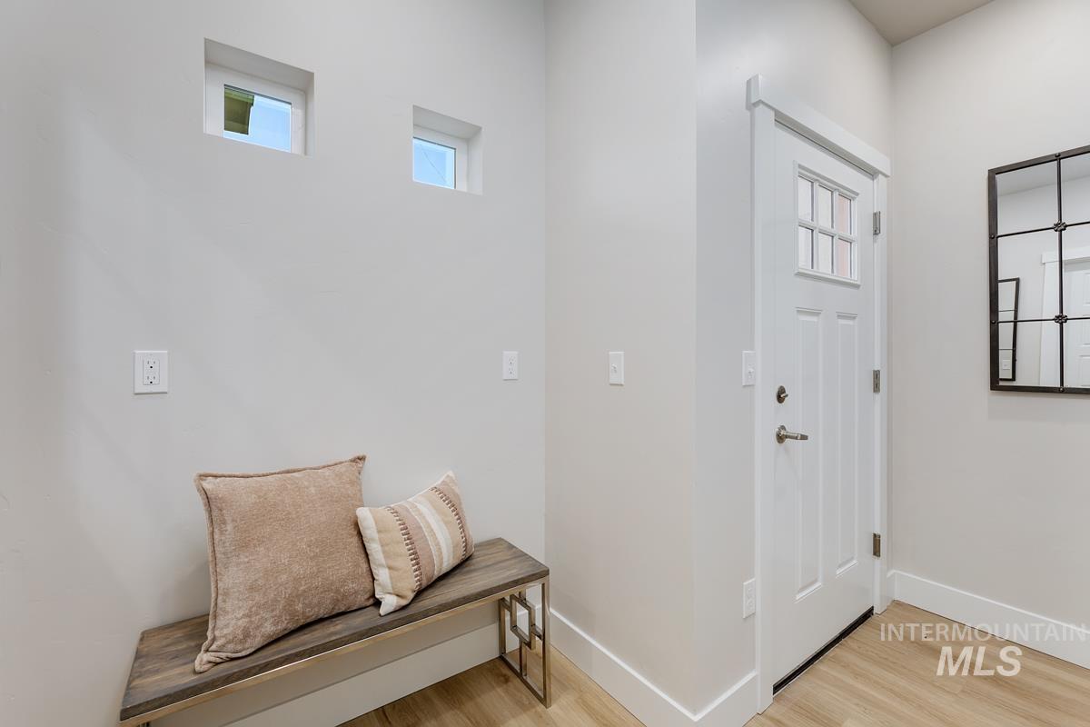 2281-2299 N Shaelyn