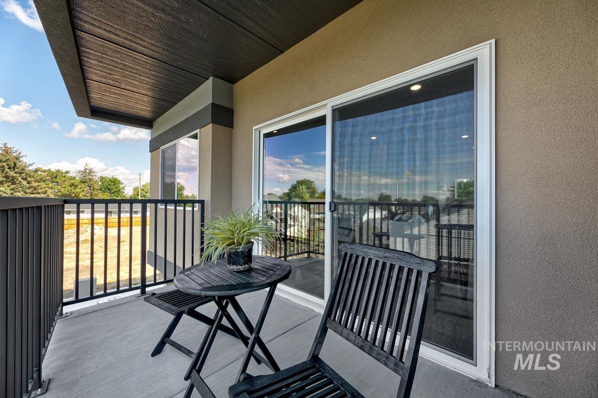 2281-2299 N Shaelyn