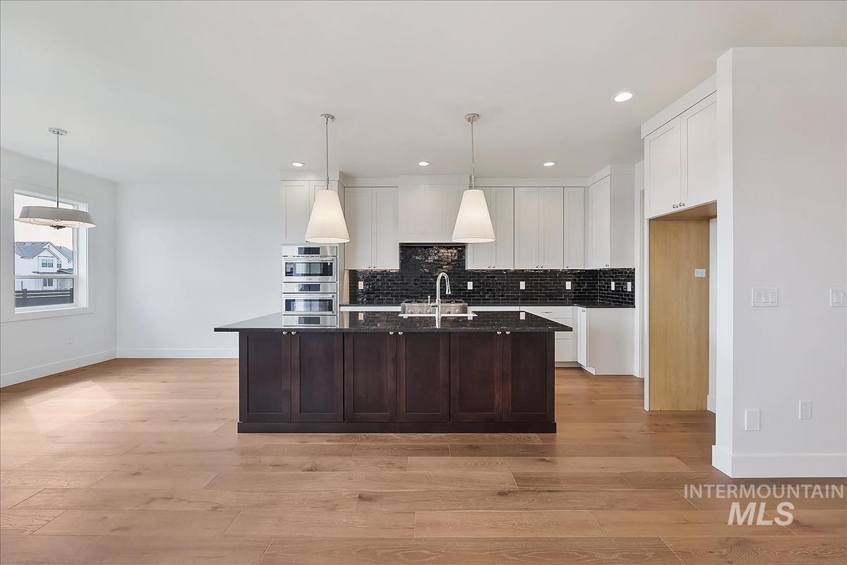 2298 N Buhrstone