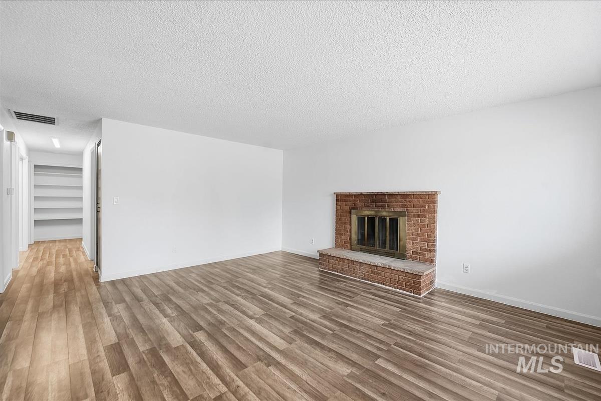 4151 N Patton