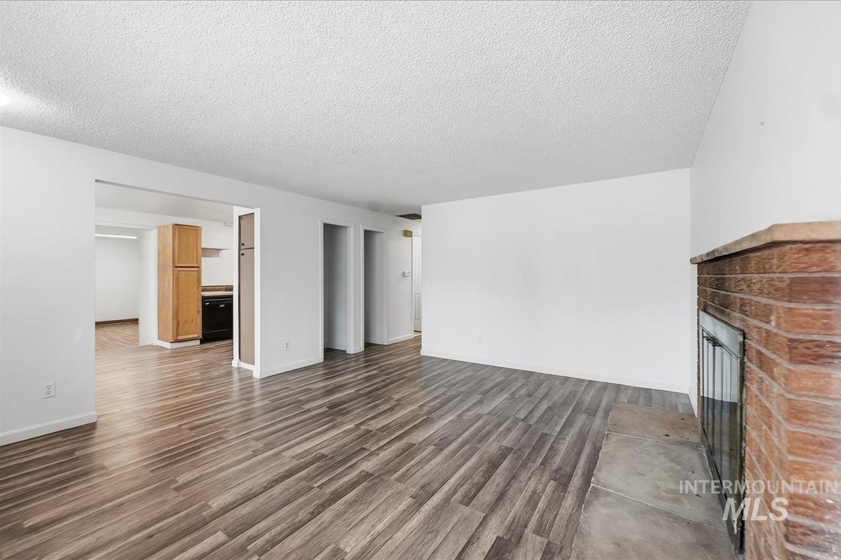 4151 N Patton