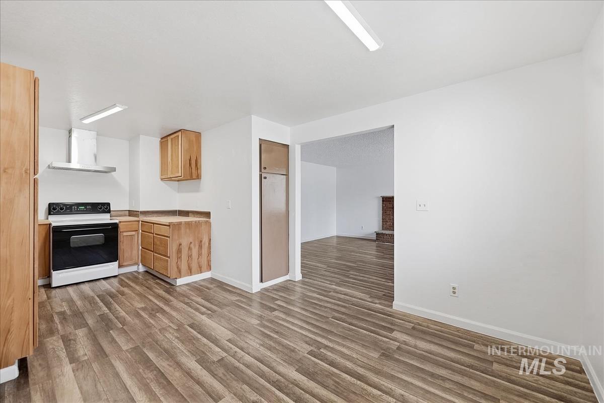 4151 N Patton