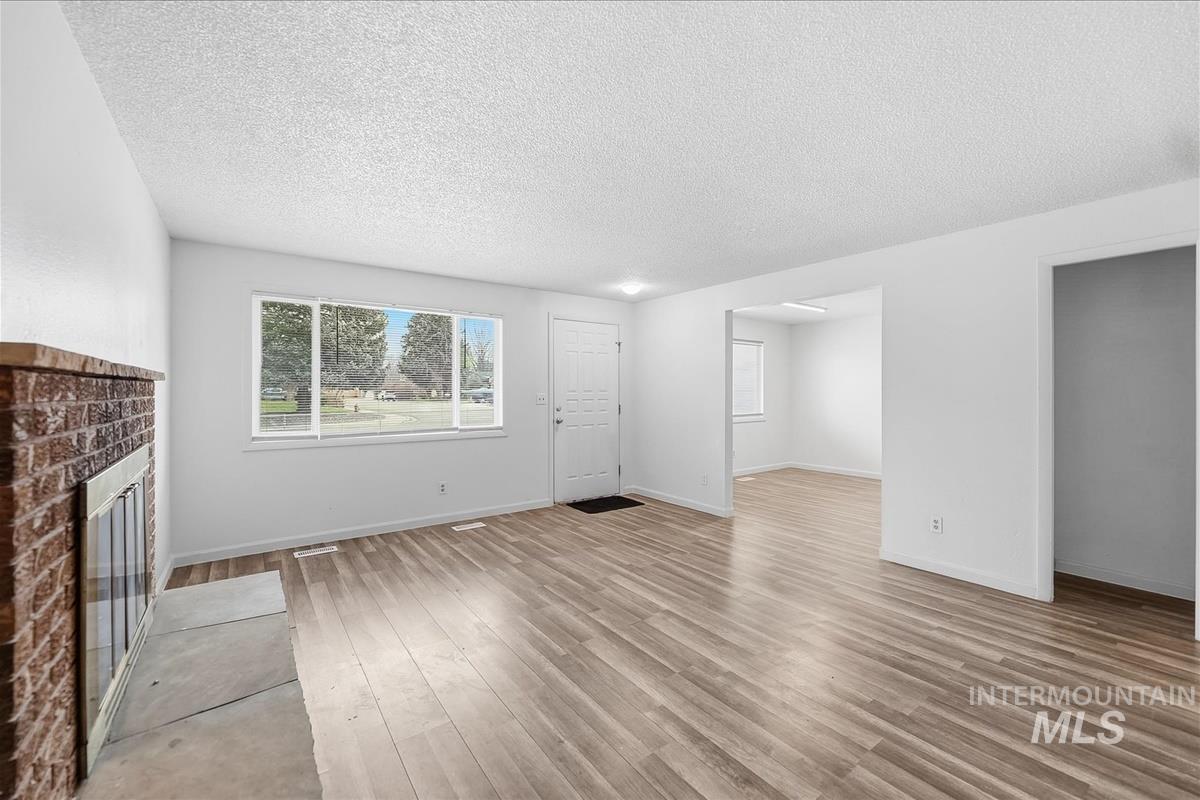 4151 N Patton
