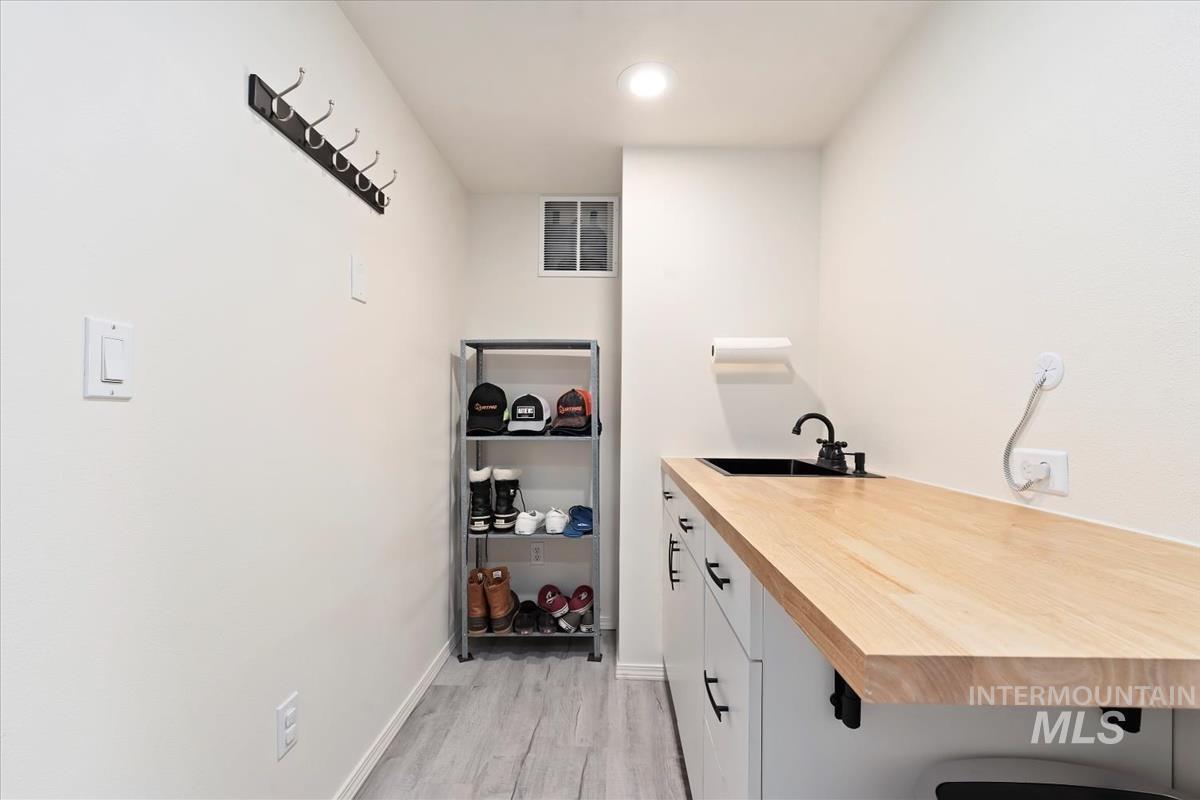 1050 N Haven Cove Ave.